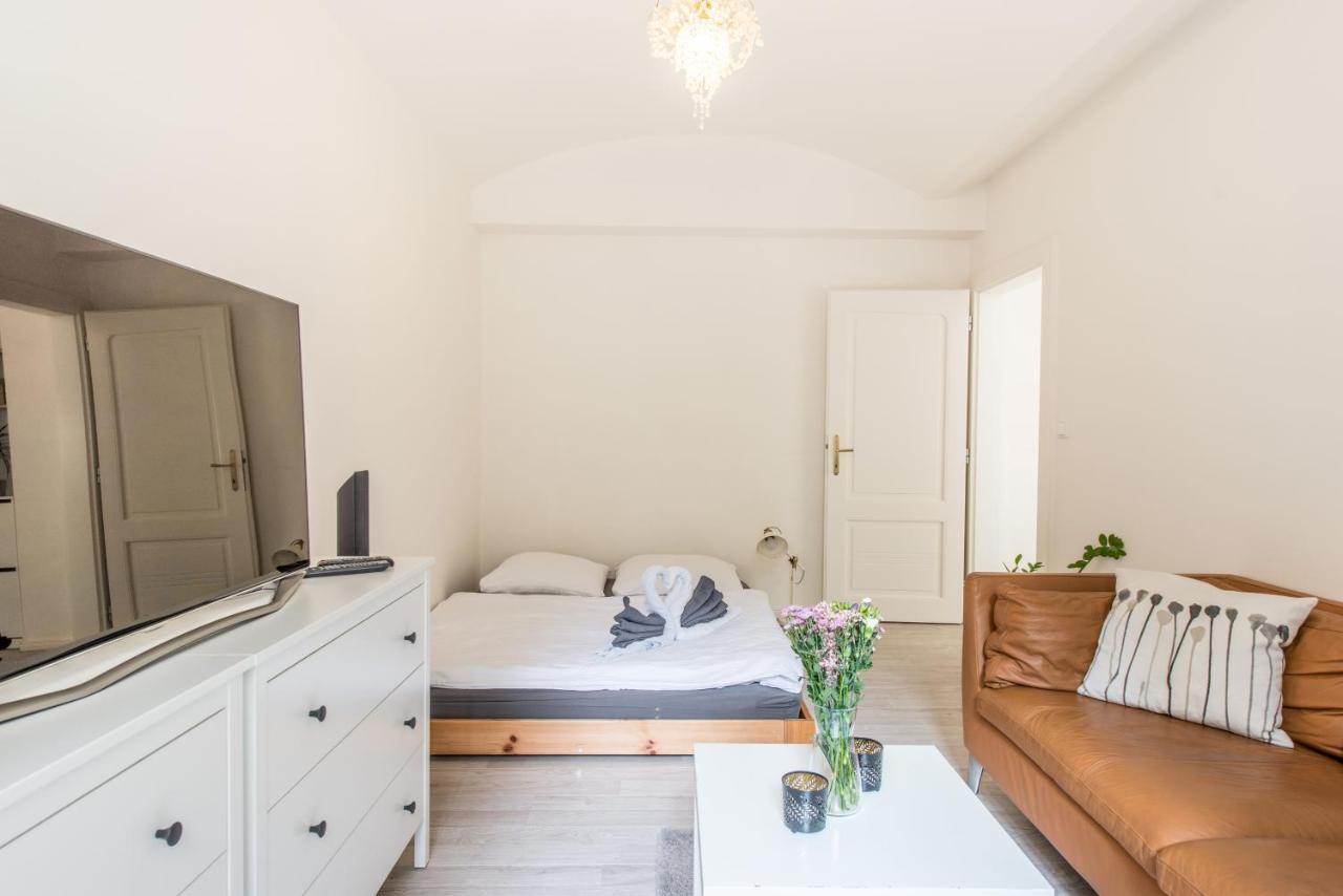 Quiet Apartment In The City Center With Own Terrace Prague Extérieur photo